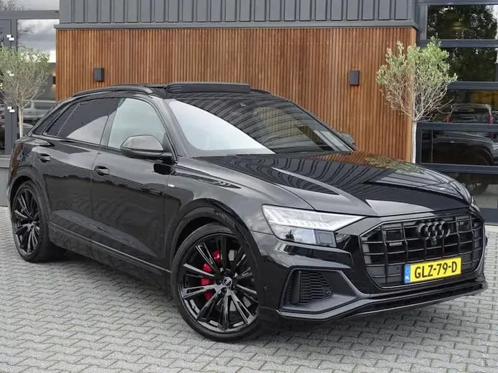 Audi Q8 2021 photo 2