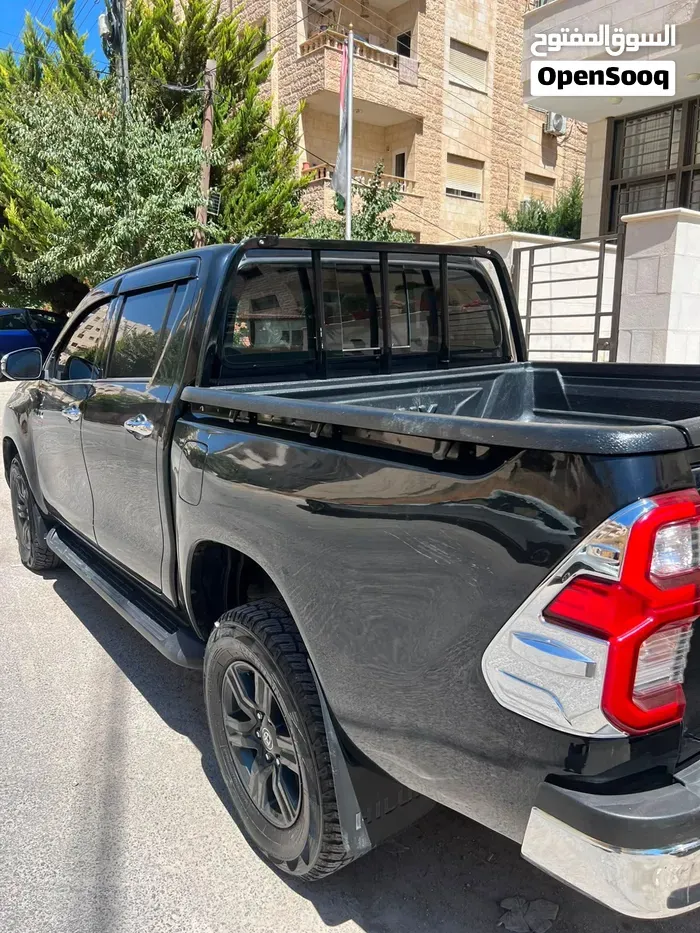 Toyota Hilux 2023 photo 3