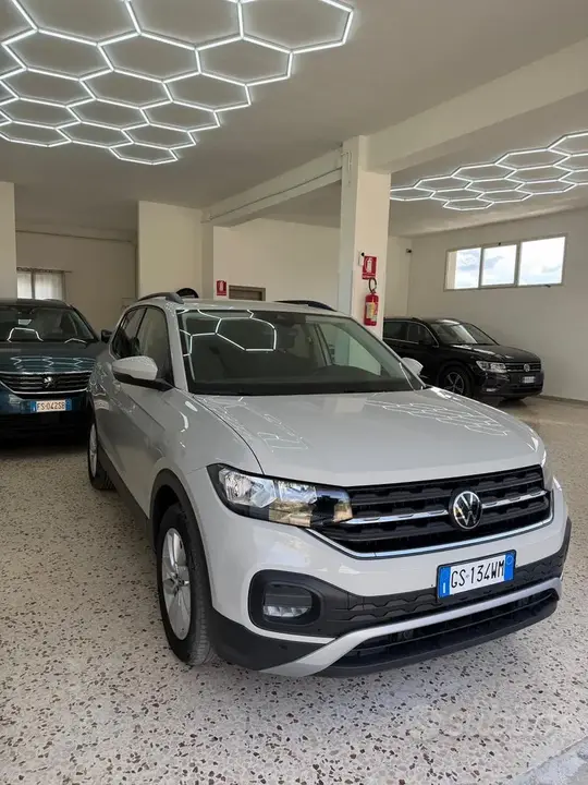 Volkswagen T-Cross 2023 photo 2