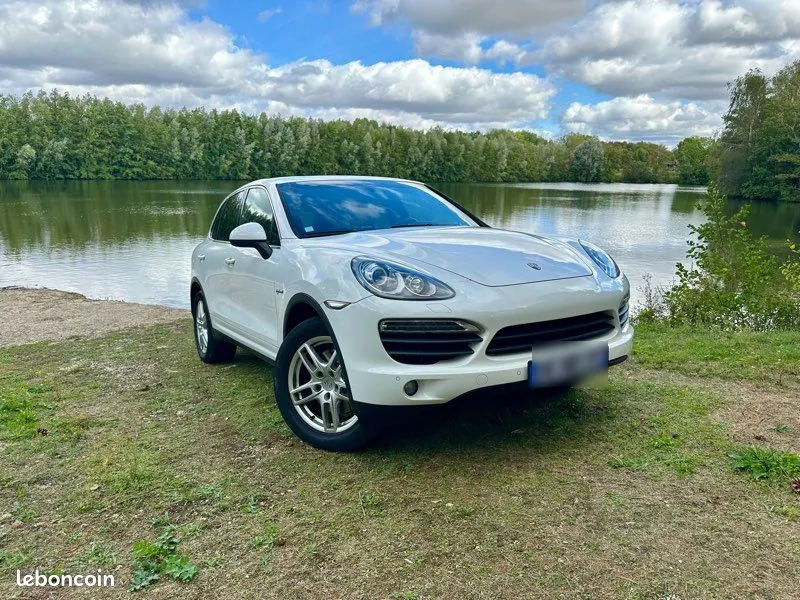 Porsche Cayenne 2012 photo 2
