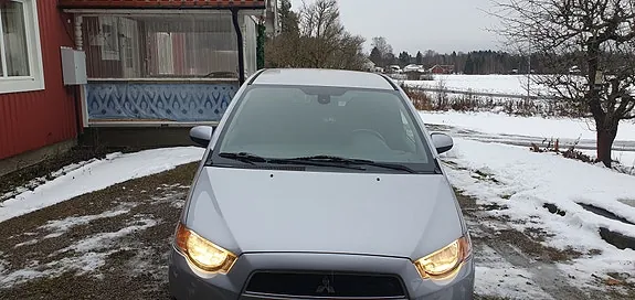 Mitsubishi Colt 2012 photo 2