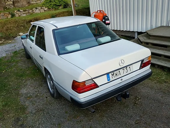 Mercedes-Benz 200 D