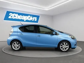 Toyota Aqua 2012 photo 5