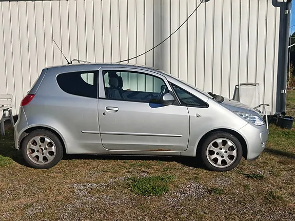 Mitsubishi Colt 2006 photo 2