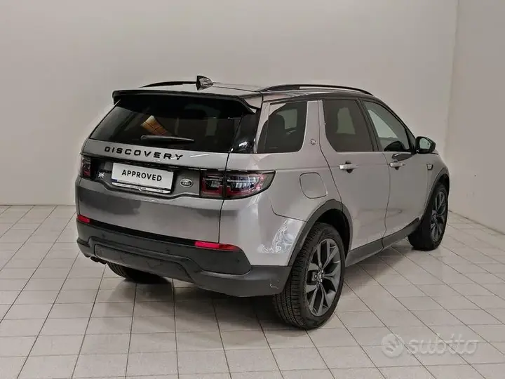 Land Rover Discovery Sport 2022 photo 2