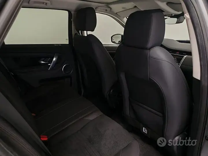 Land Rover Discovery Sport 2022 photo 5
