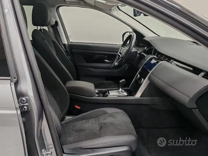 Land Rover Discovery Sport 2022 photo 3