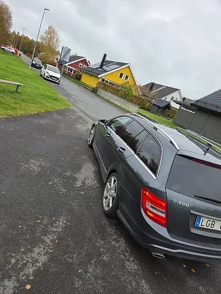 Mercedes-Benz C 300 2012 photo 2