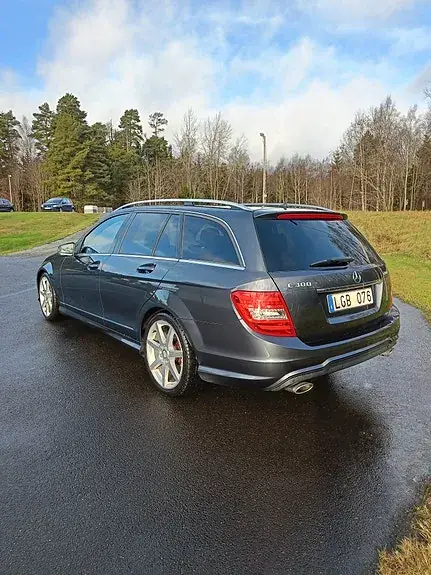 Mercedes-Benz C 300 2012 photo 3