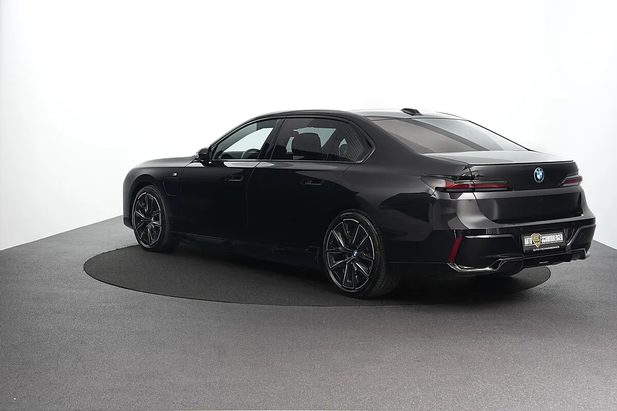 BMW 7 Series 2023 photo 3
