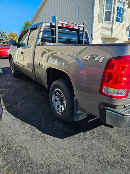 GMC Sierra 2013 photo 2