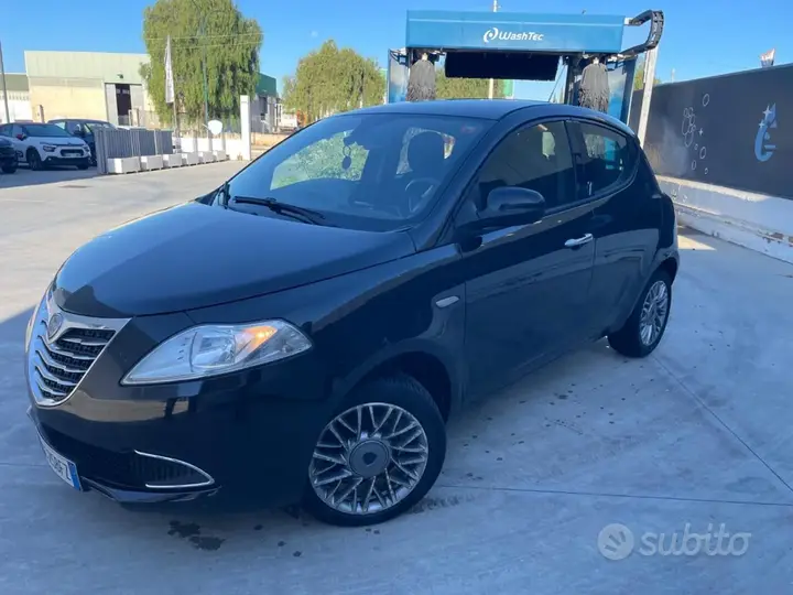 Lancia Ypsilon 2012 photo 2