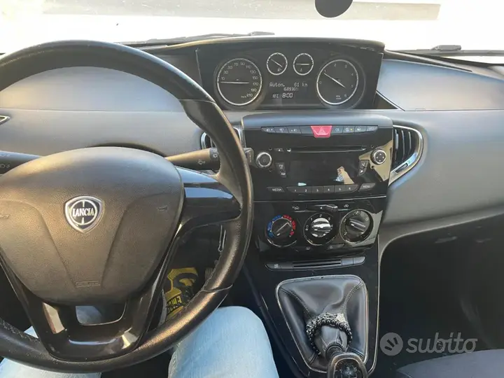 Lancia Ypsilon 2012 photo 4