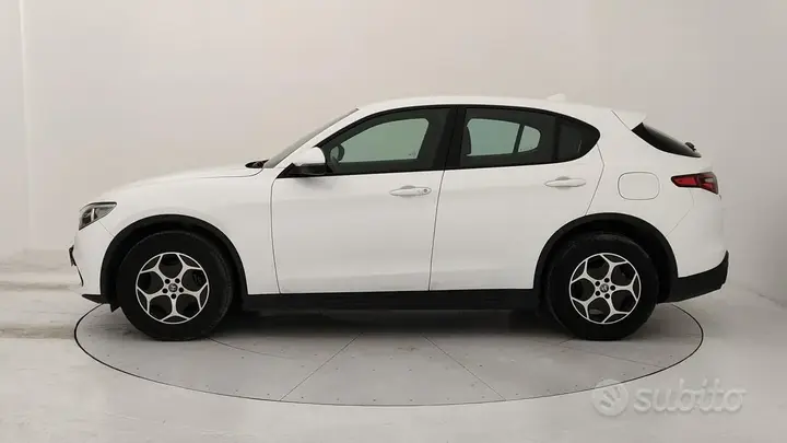 Alfa Romeo Stelvio 2022 photo 2