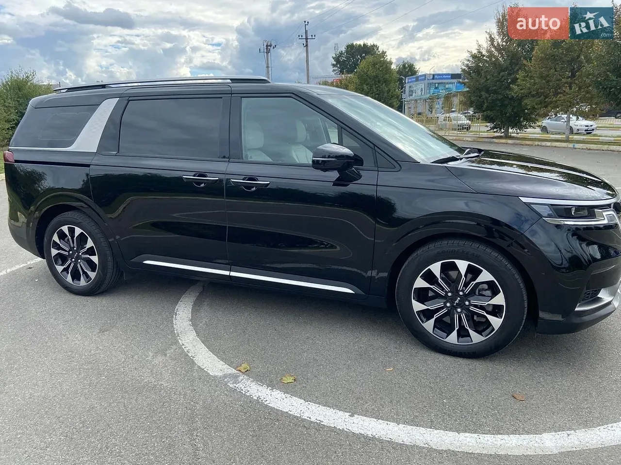 Kia Carnival 2023 photo 5
