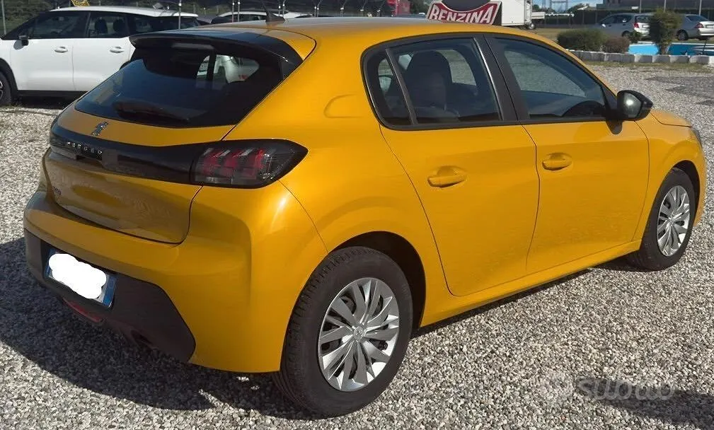 Peugeot 208 2023 photo 3