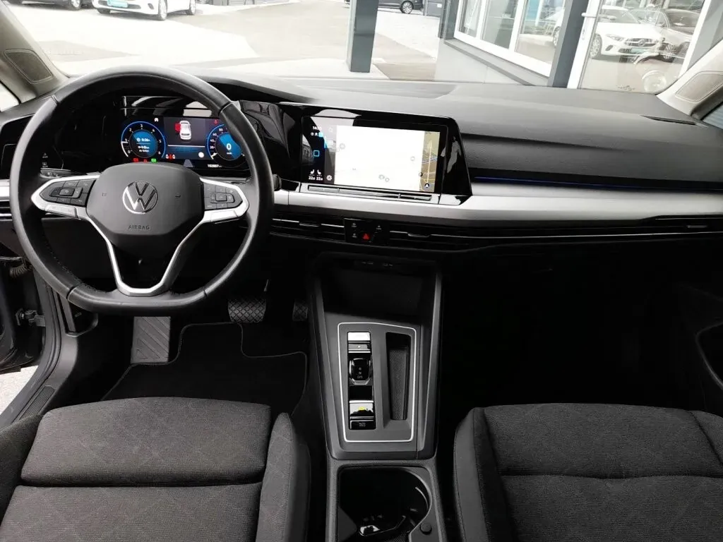 Volkswagen Golf 2023 photo 3