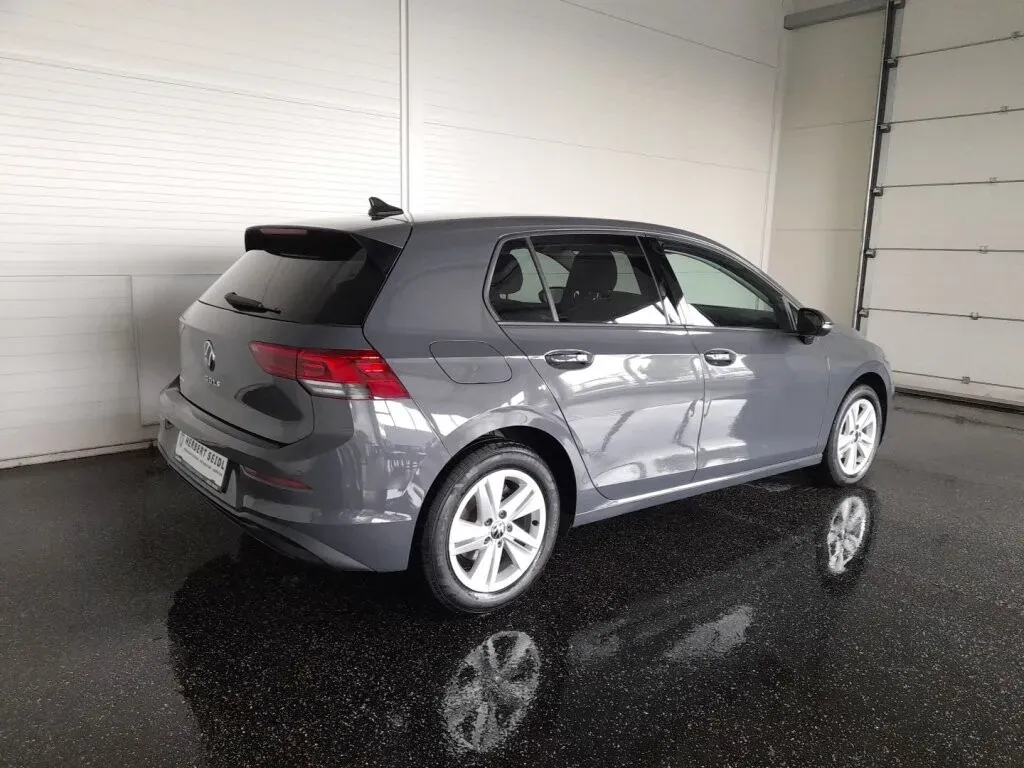 Volkswagen Golf 2023 photo 2