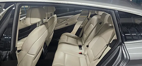 BMW 530D 2011 photo 2