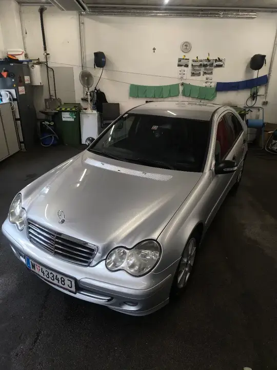 Mercedes-Benz C-Class 2005 photo 2