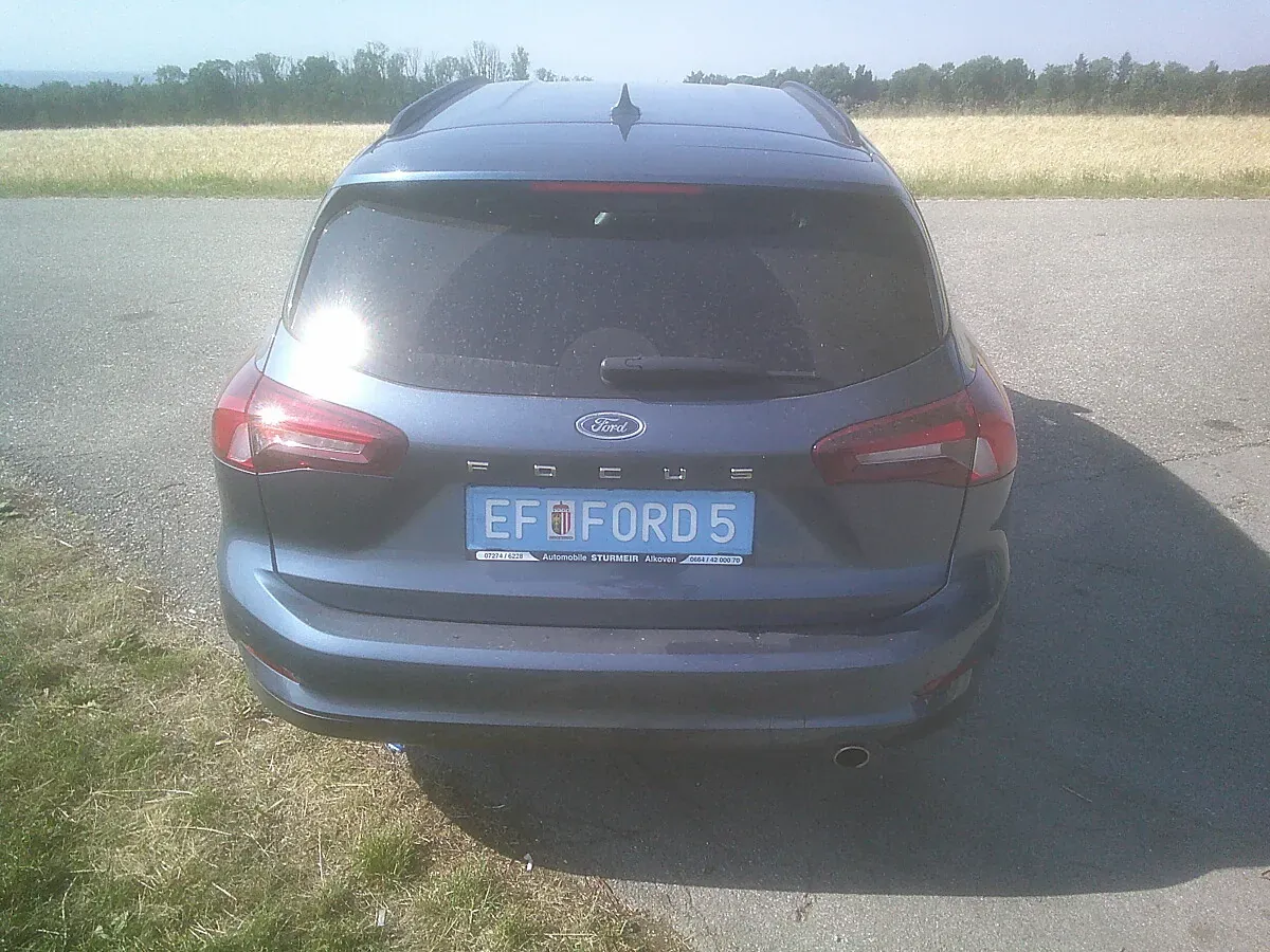 Ford Focus 2022 photo 2