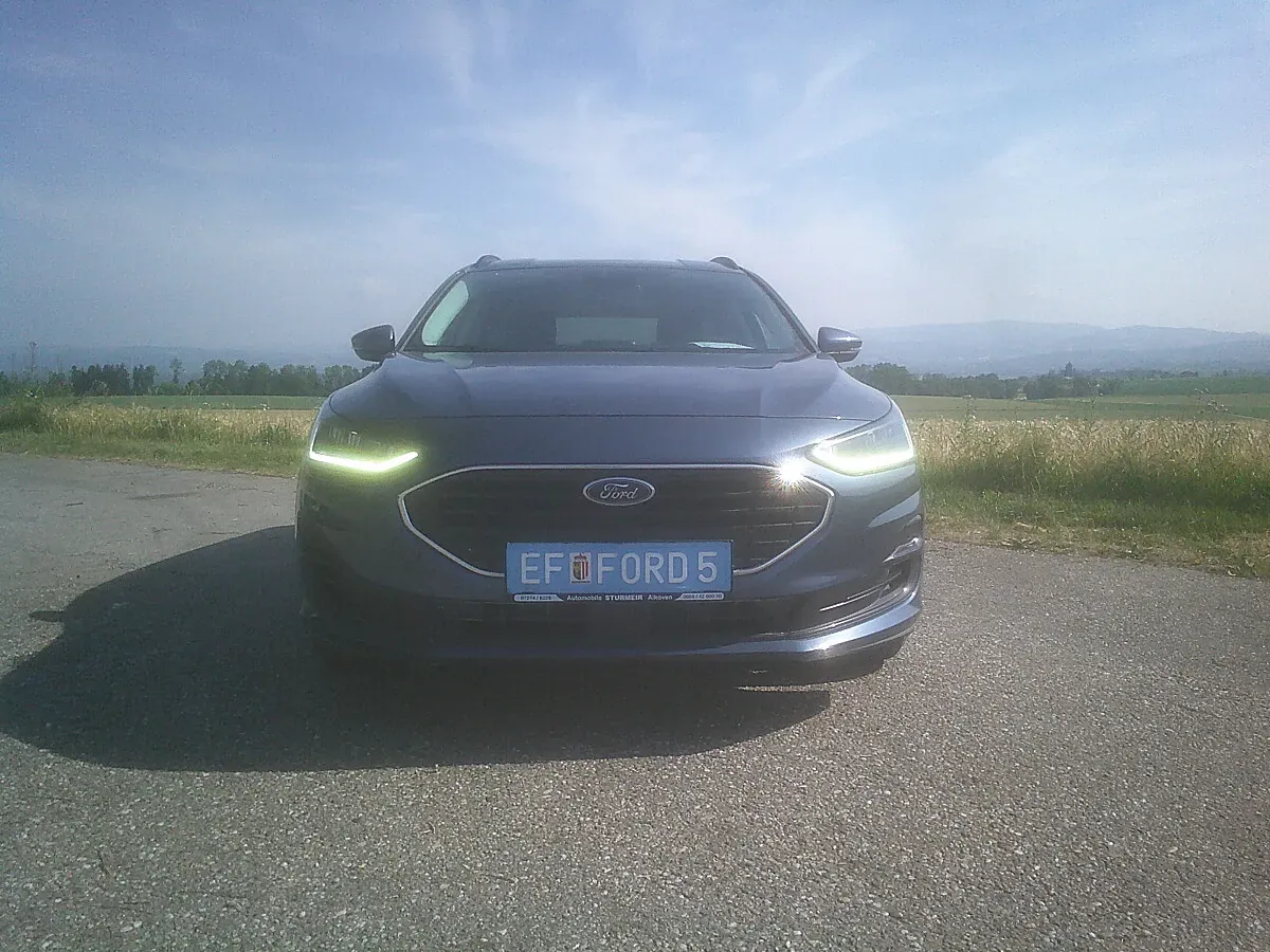 Ford Focus 2022 photo 3