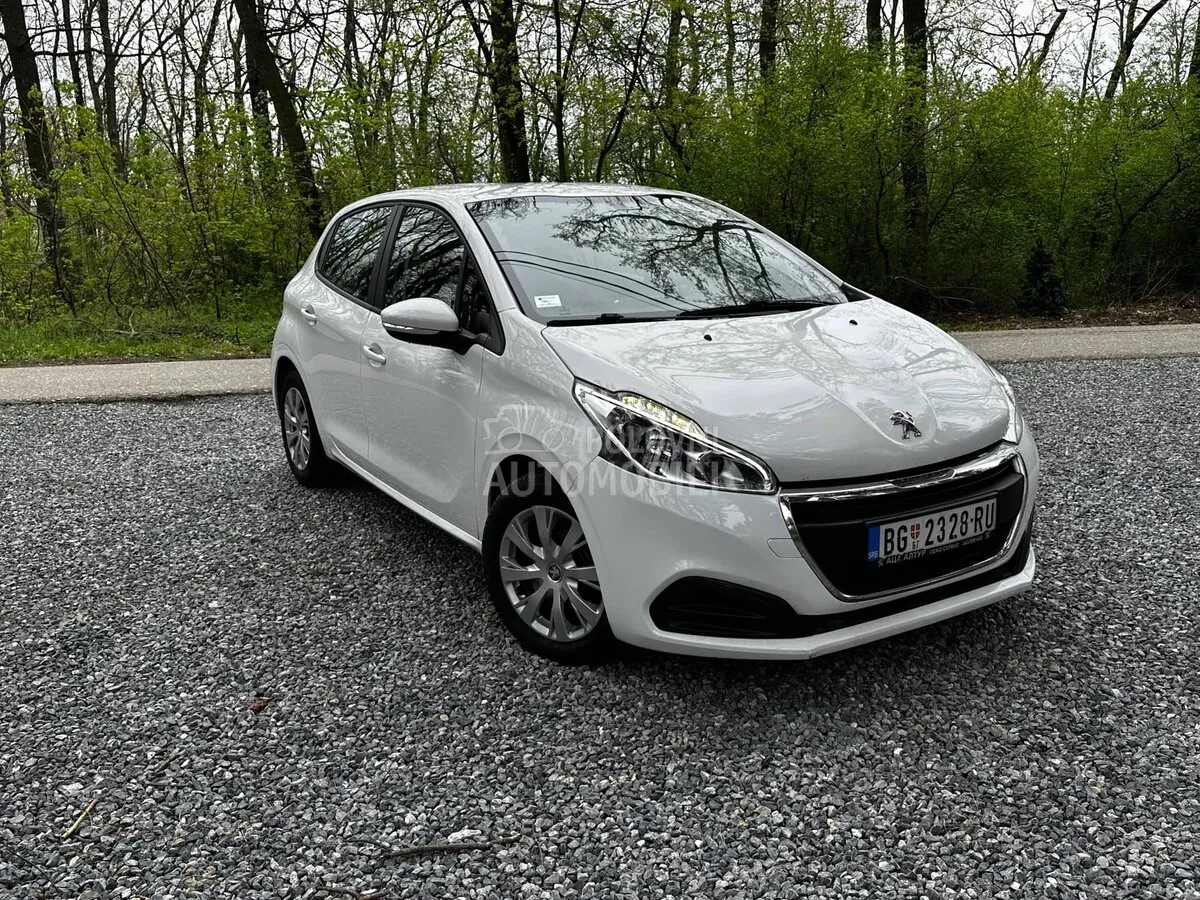 Peugeot 208 2018 photo 5