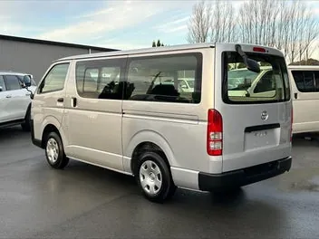 Toyota Hiace 2021 photo 5