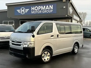 Toyota Hiace 2021 photo 2