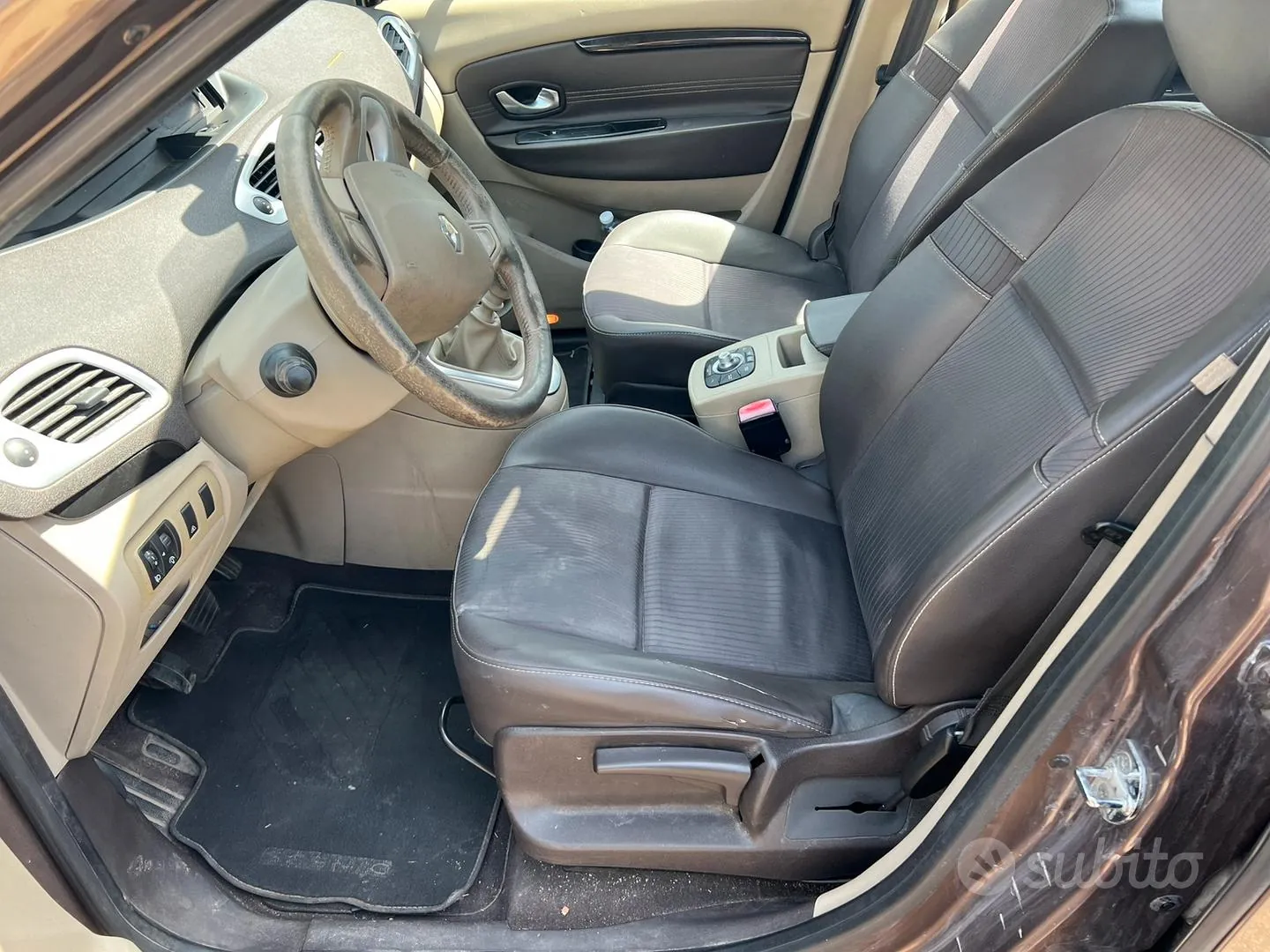 Renault Scenic 2009 photo 2