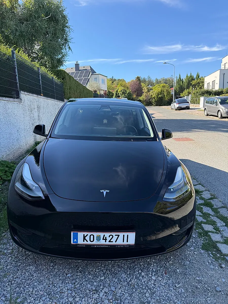 Tesla Model Y 2022 photo 3