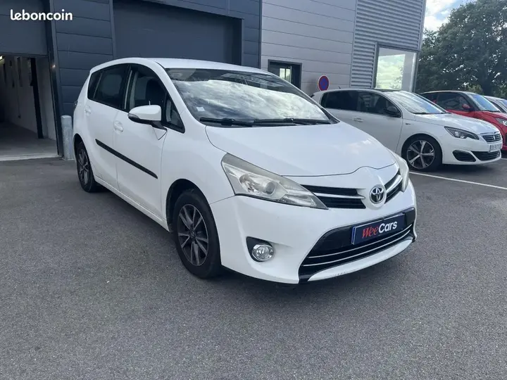 Toyota Verso 2014 photo 3
