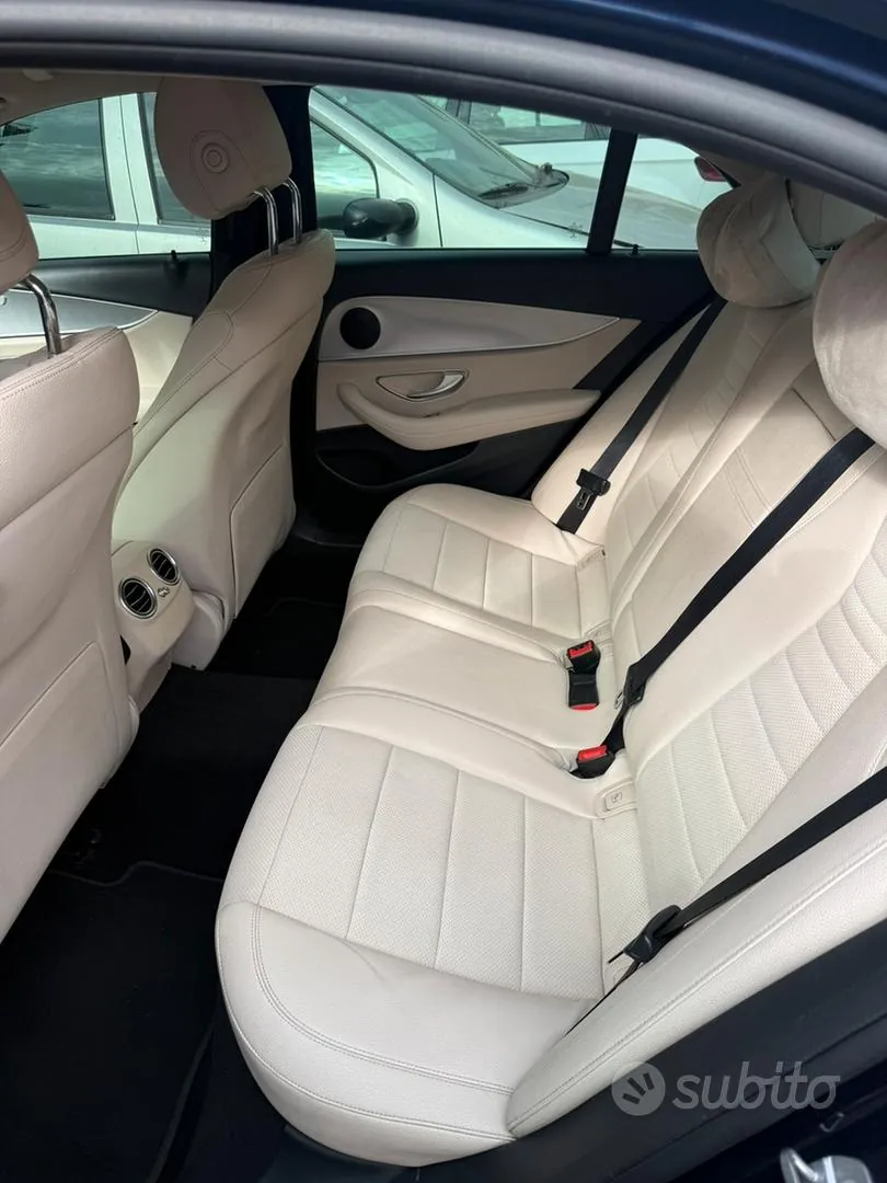 Mercedes-Benz E 220