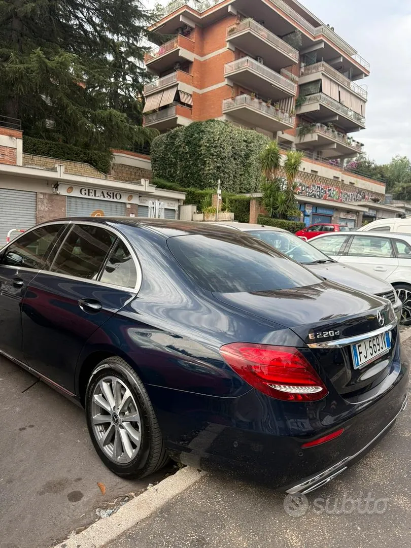 Mercedes-Benz E 220 2017 photo 3
