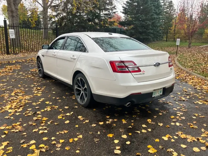 Ford Taurus 2014 photo 5