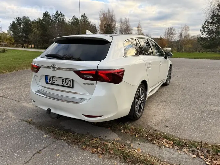 Toyota Avensis 2015 photo 4