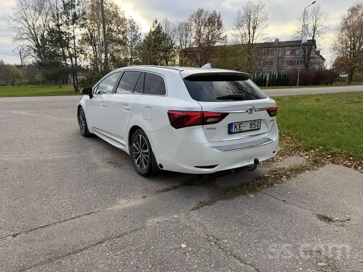 Toyota Avensis 2015 photo 3