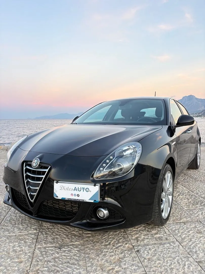 Alfa Romeo Giulietta 2015 photo 2