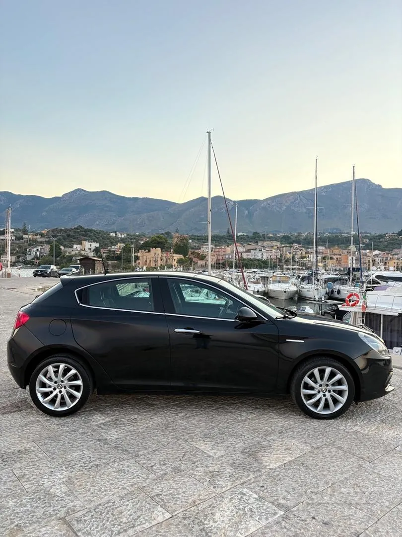Alfa Romeo Giulietta 2015 photo 4