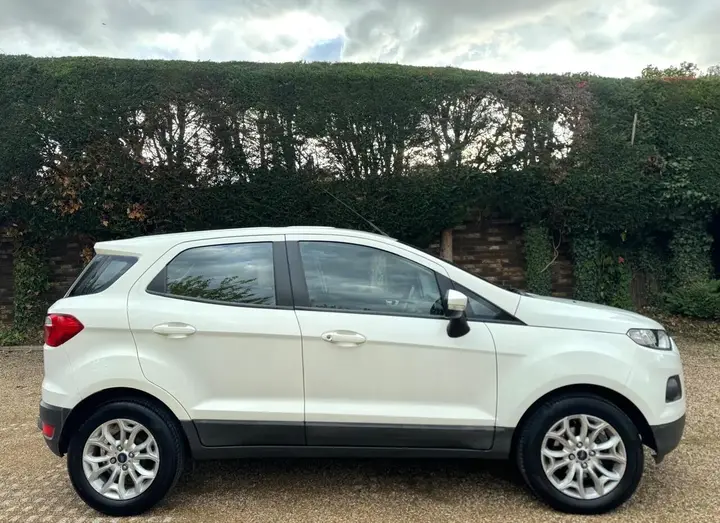 Ford Ecosport 2015 photo 2
