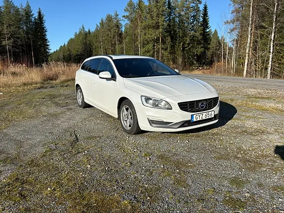 Volvo V60 2015 photo 2