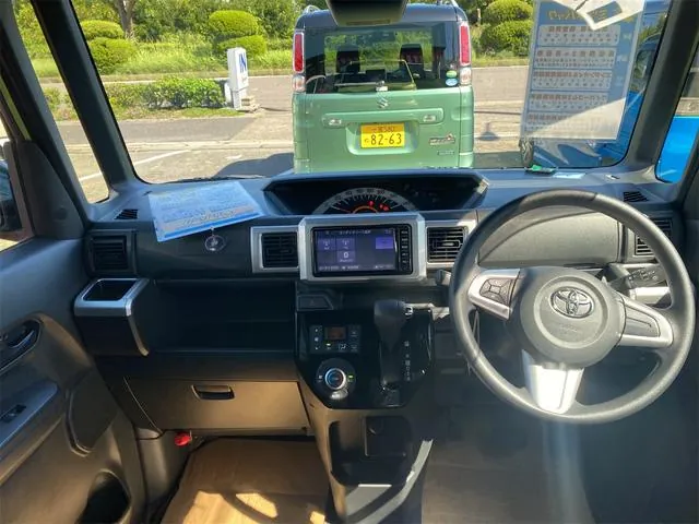 Toyota Pixis Mega 2018 photo 5