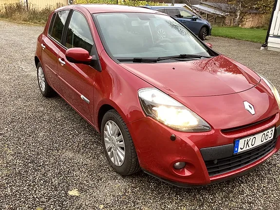 Renault Clio 2010 photo 5