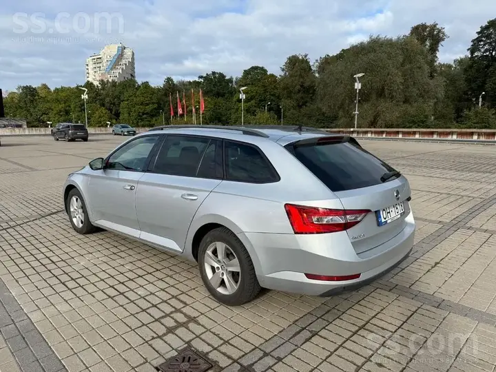Skoda Superb 2017 photo 4