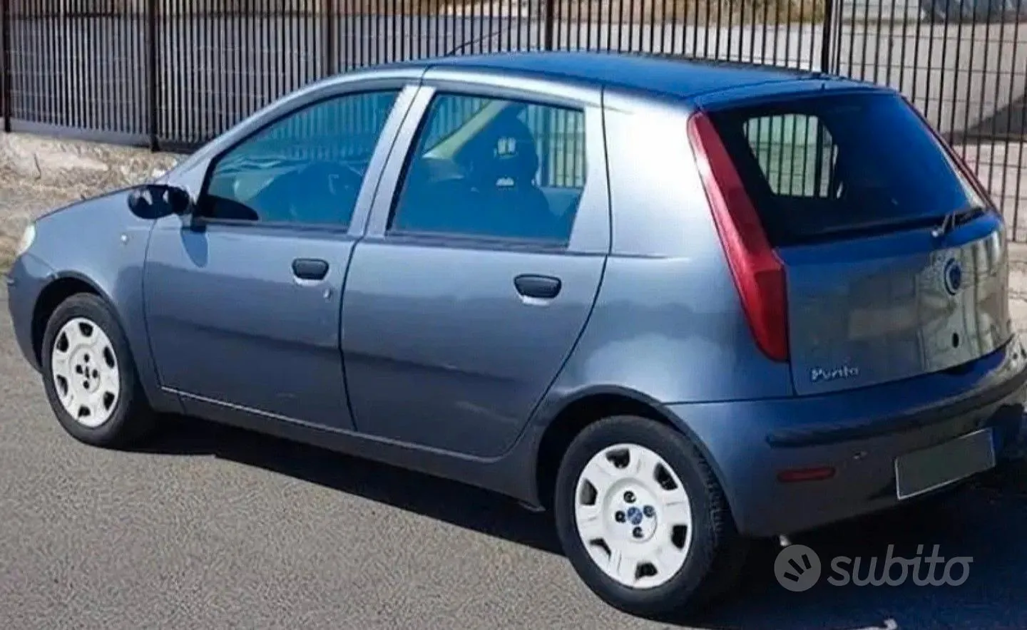Fiat Punto 2004 photo 2