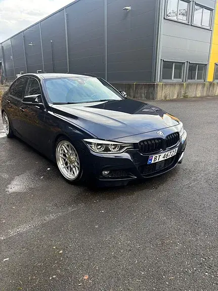 BMW 330E