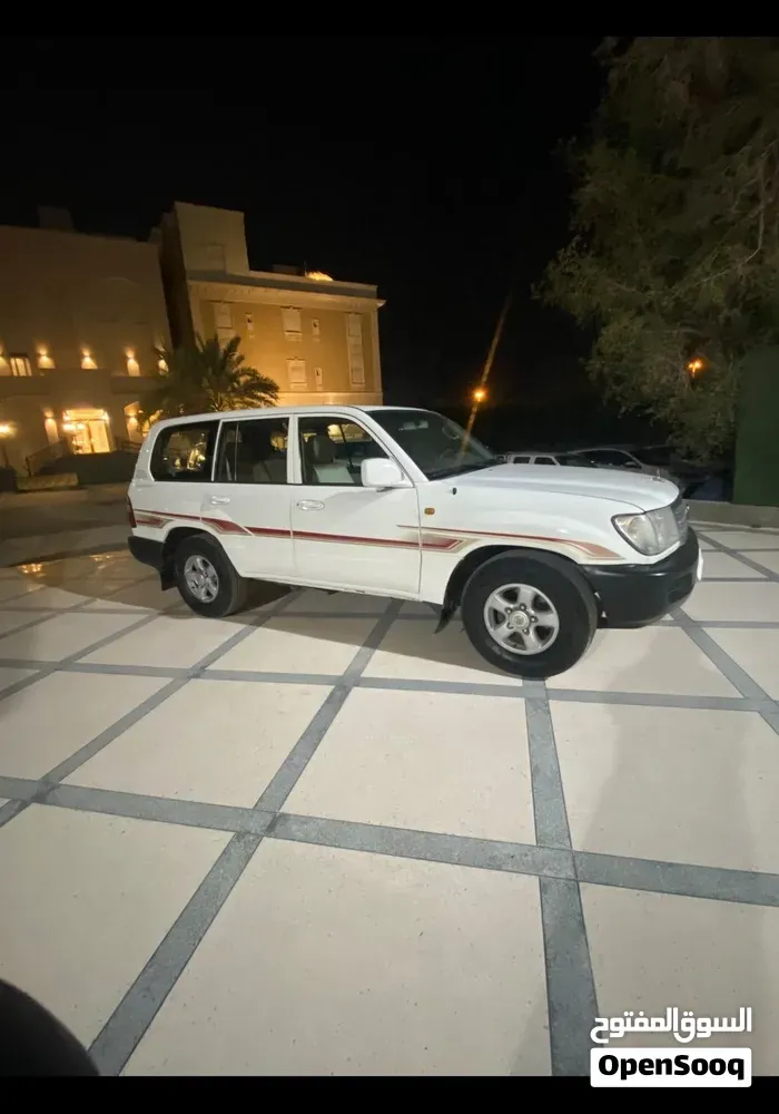 Toyota Land Cruiser 2004 photo 2