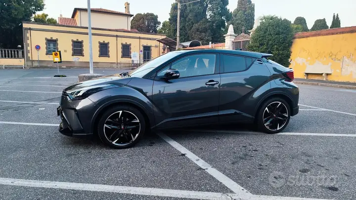 Toyota C-Hr 2021 photo 2