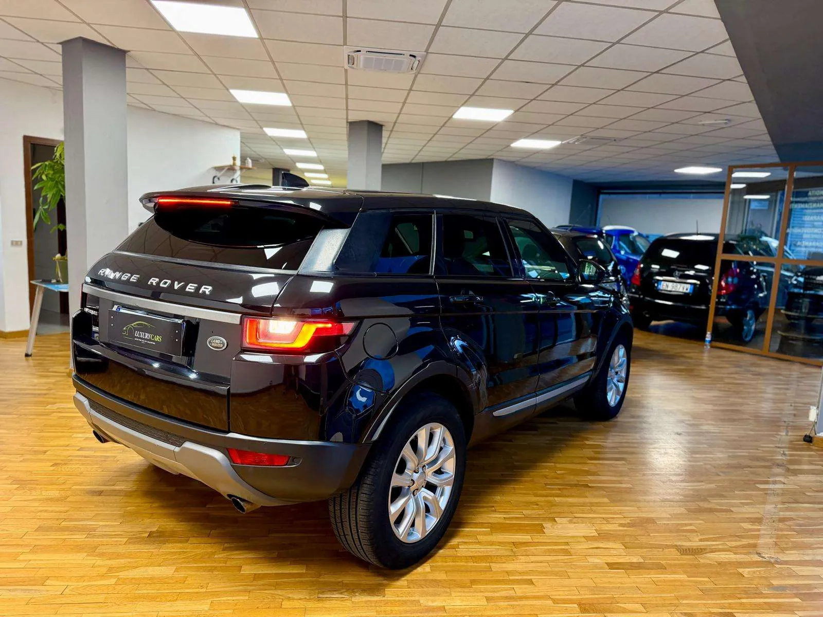 Land Rover Range Rover Evoque 2018 photo 4