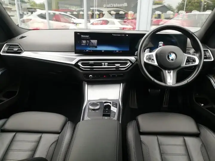 BMW 3 Series 2024 photo 3